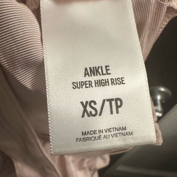 High-waisted cropped Express dress pants - Picture 4 of 4